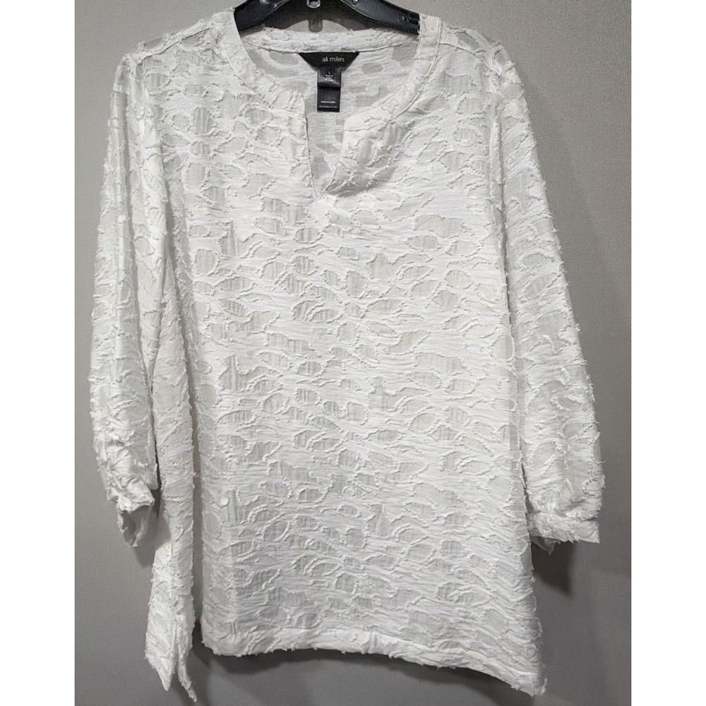 Ali Miles NWT L Women's White V Neck Textured Burnout Pattern Semi Sheer Top NWT